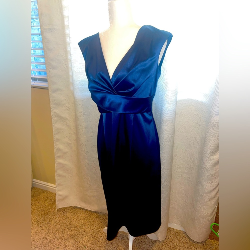 Navy v-shaped mid length dress